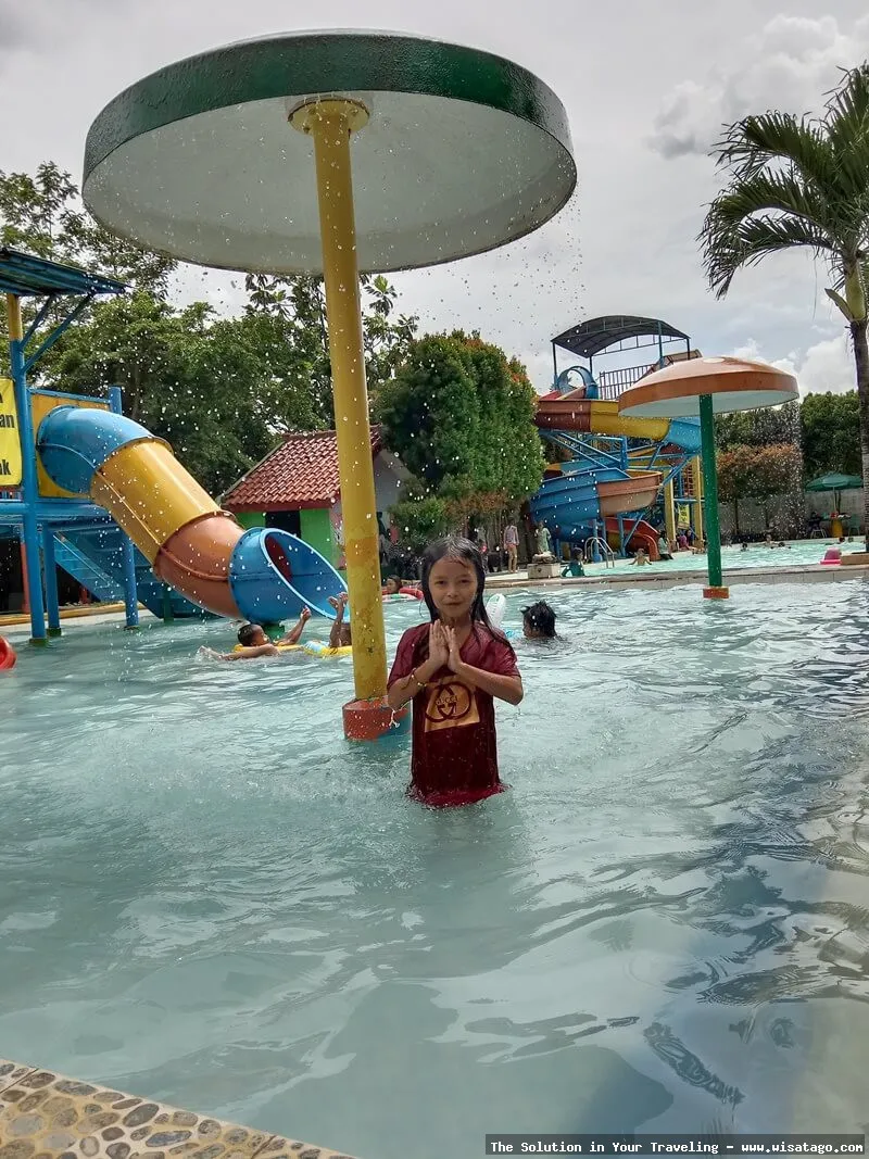 Arina Waterpark, wahana air seru