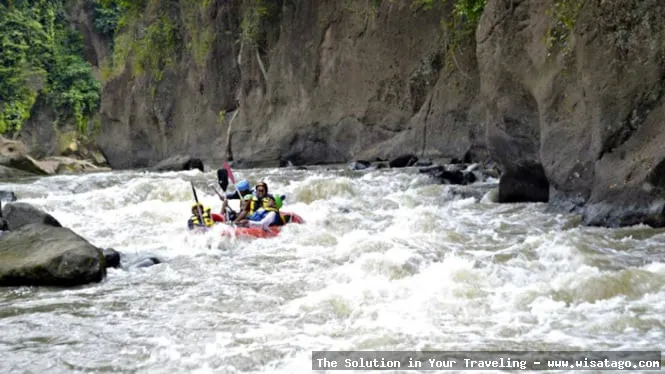 Arung Jeram Bosamba yang menantang adrenalin