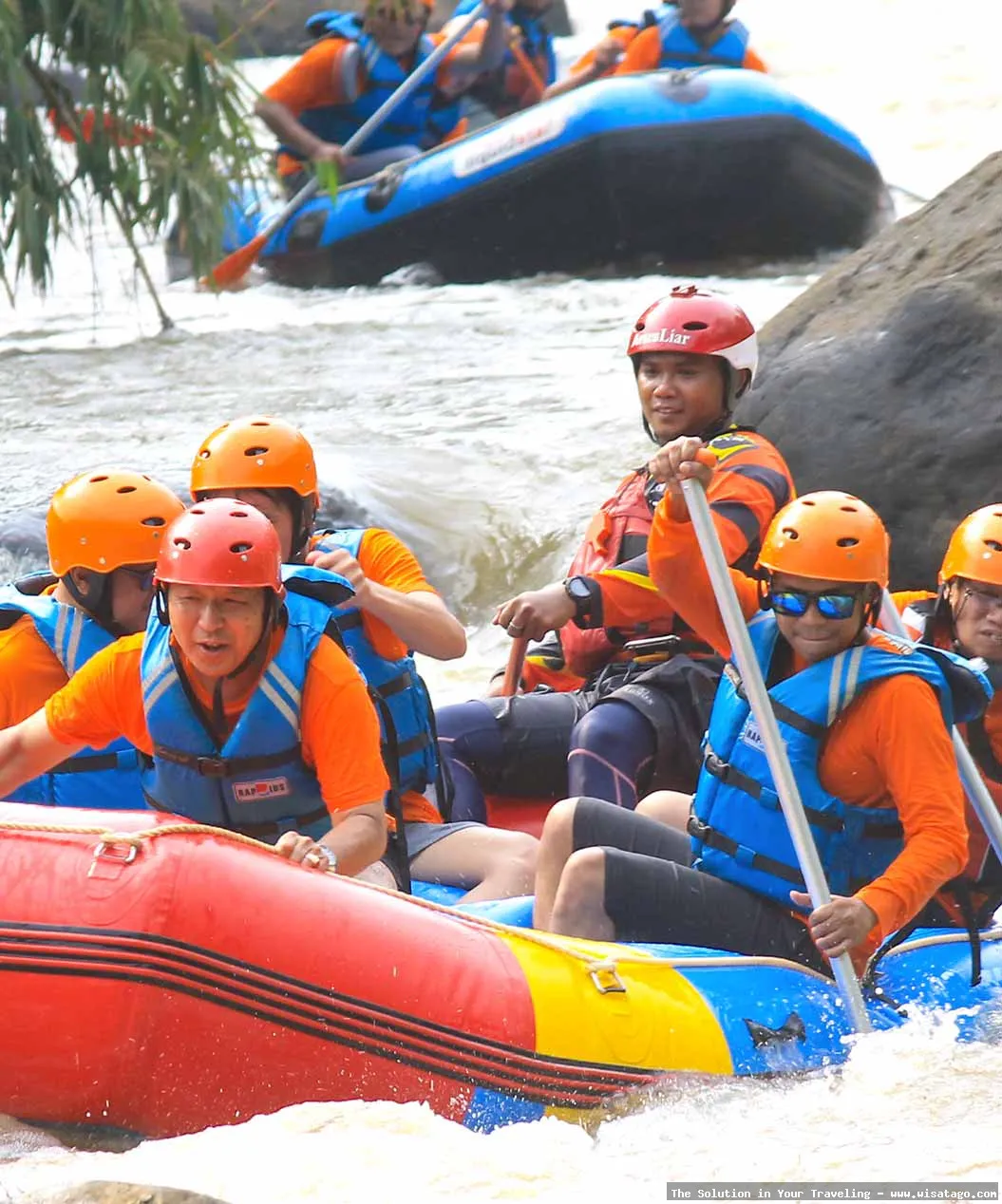 Arung Jeram Sungai Citarik yang menantang
