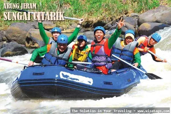 Arung Jeram Sungai Citarik yang menantang