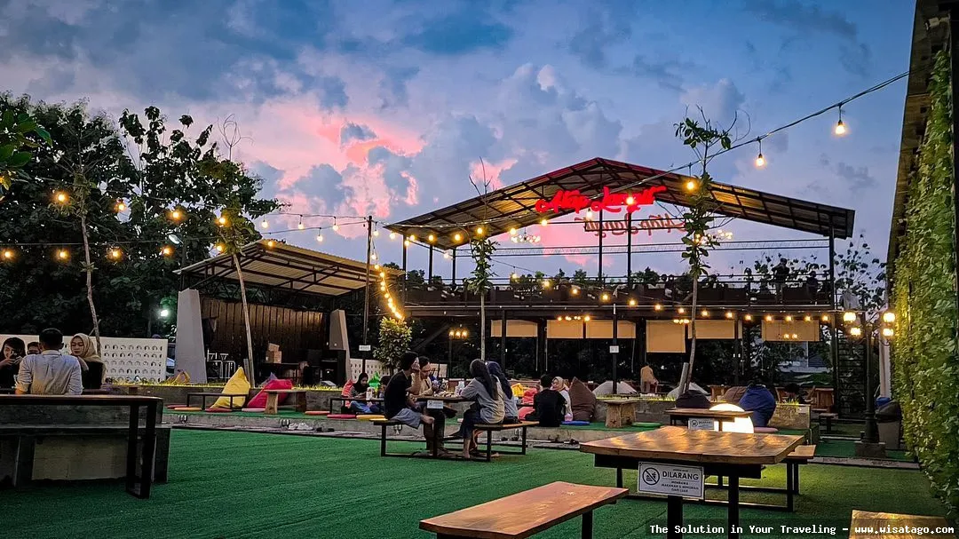 Atap Langit Coffee And Eatery yang nyaman