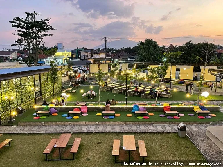 Atap Langit Coffee And Eatery nyaman