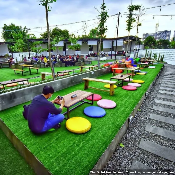 Atap Langit Coffee And Eatery yang estetik