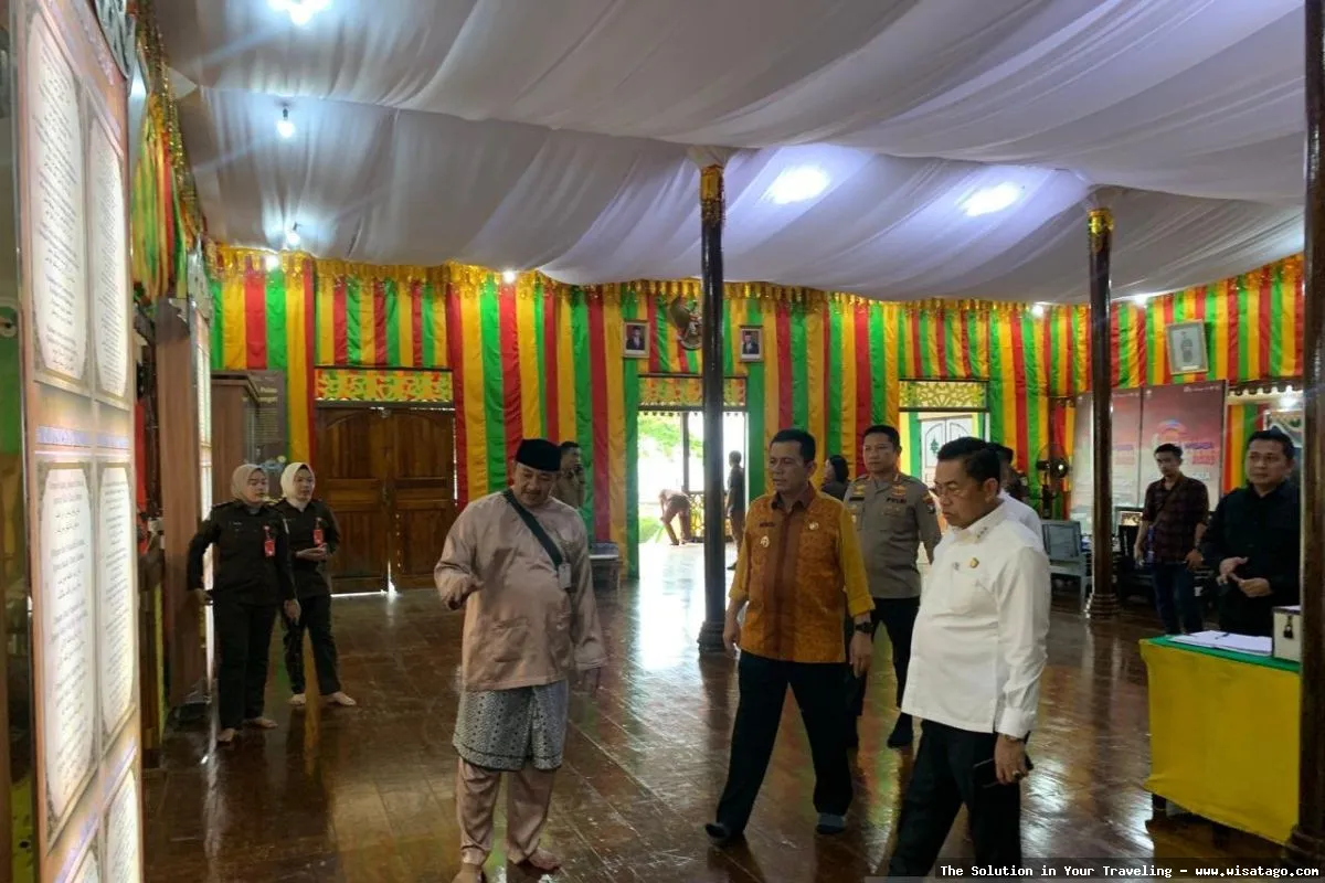 Balai Adat Indra Perkasa yang megah