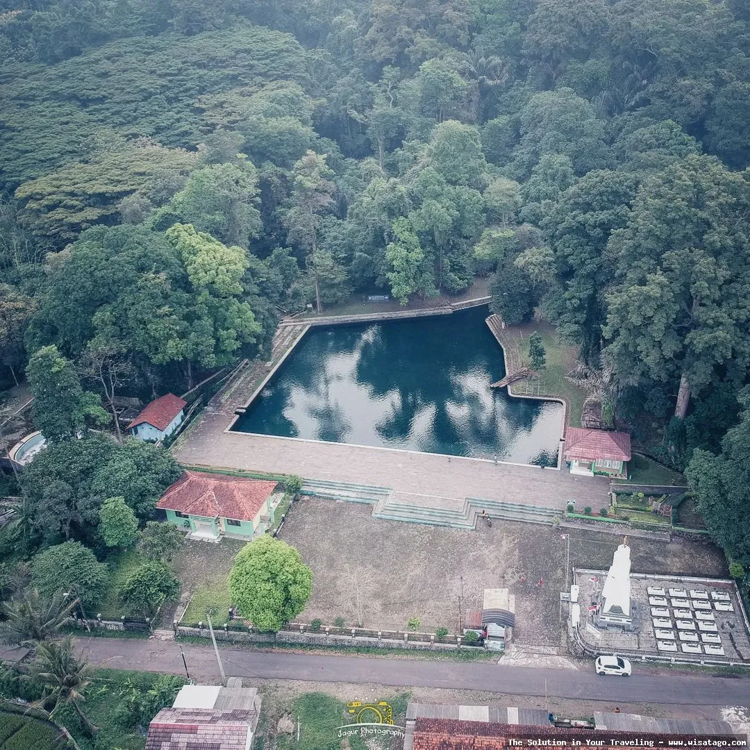 Balong Dalem, danau kawah menawan