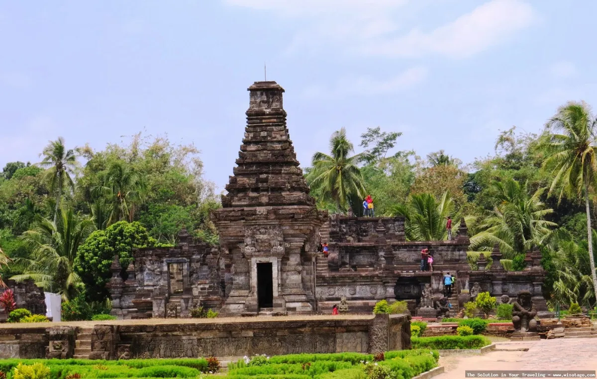 Blitar: Tips, Harga Tiket, Kuliner, Lokasi, Fasilitas dan Spot Blitar: Tips, Harga Tiket, Kuliner, Lokasi, Fasilitas dan Spot