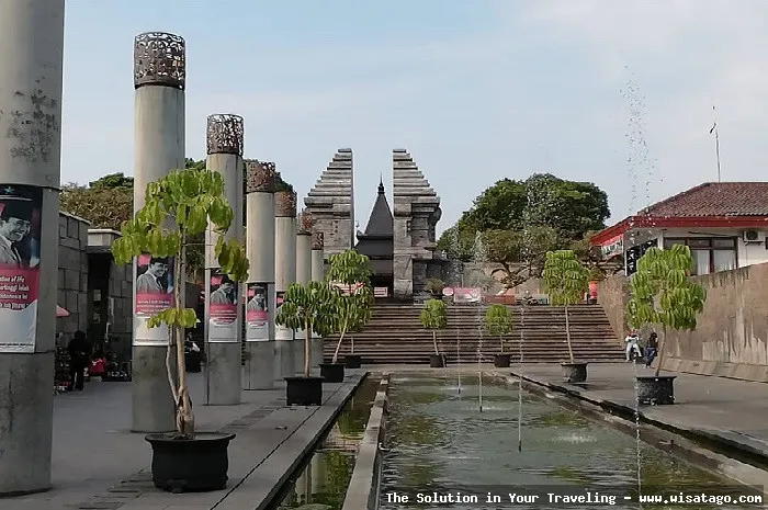 Gerbang ikonik kota Blitar yang megah