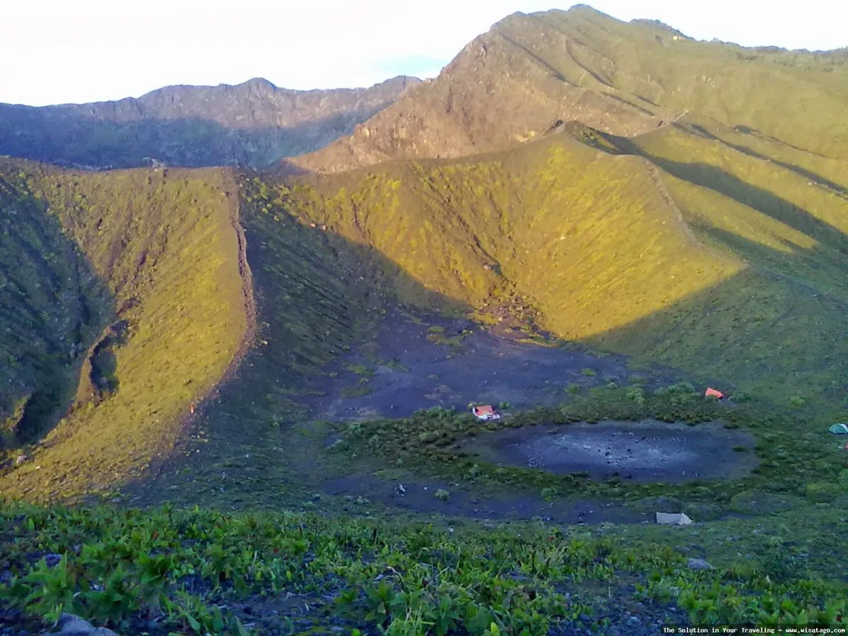 Bukit Kaba: pesona kawah vulkanik