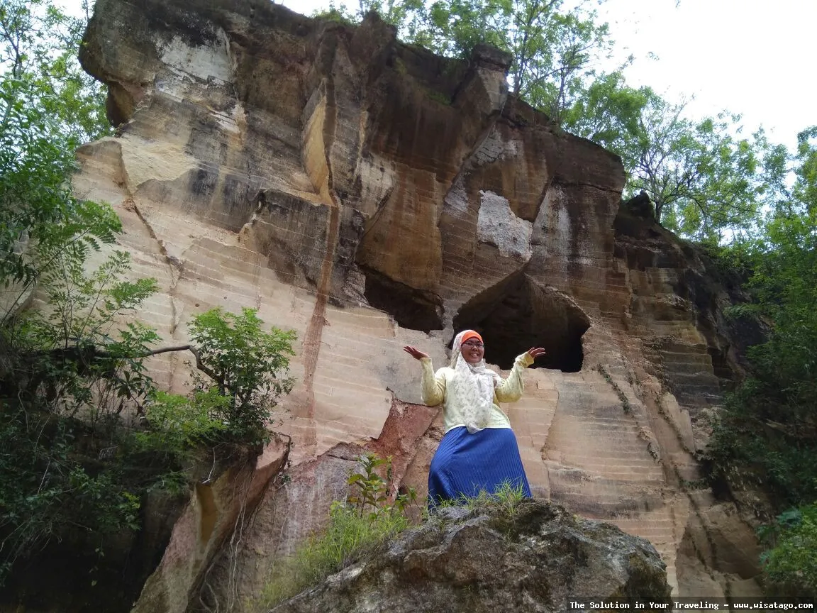 Bukit Kapur Arosbaya, formasi batuan unik