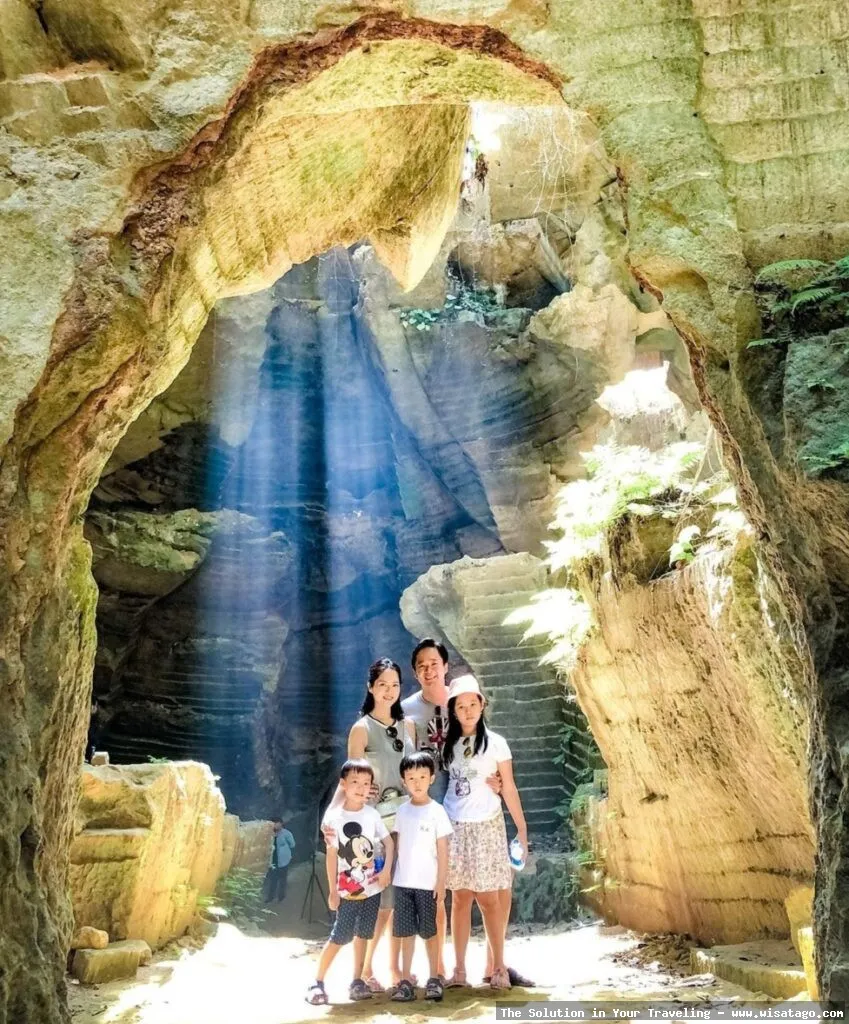 Bukit Kapur Arosbaya, formasi batuan indah