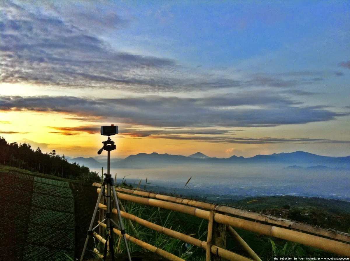 Bukit Moko, pemandangan kota Bandung