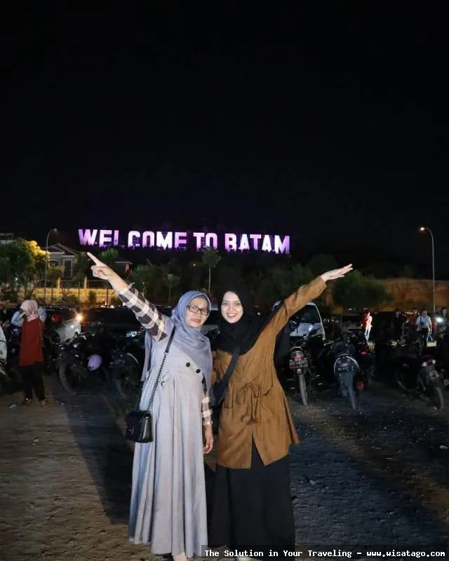 Bukit Welcome To Batam yang ikonis