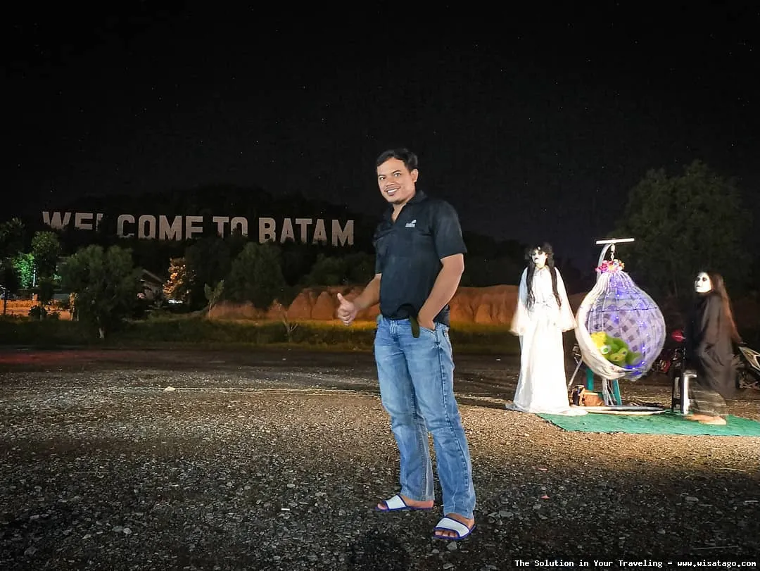 Bukit Welcome To Batam ikonik.