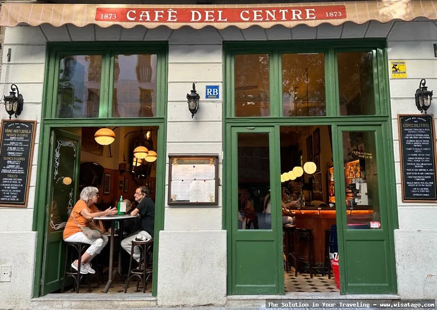 Cafe BARCA: Suasana nyaman dan modern