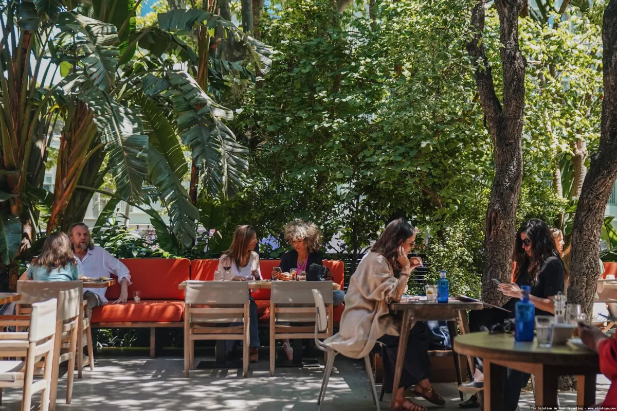 Cafe BARCA: Suasana nyaman dan modern