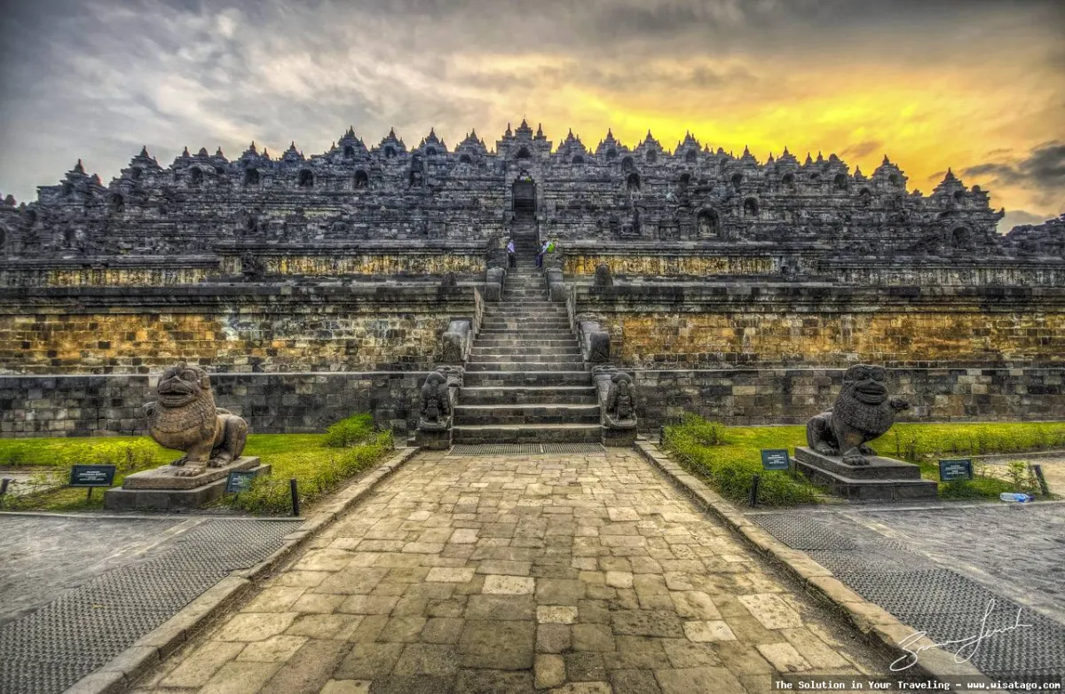 Candi Borobudur Magelang yang megah.