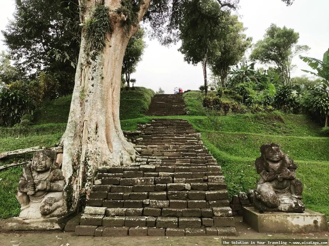 Candi Gambar Wetan: Tips, Harga Tiket, Kuliner, Lokasi, Fasilitas dan Spot Candi Gambar Wetan: Tips, Harga Tiket, Kuliner, Lokasi, Fasilitas dan Spot