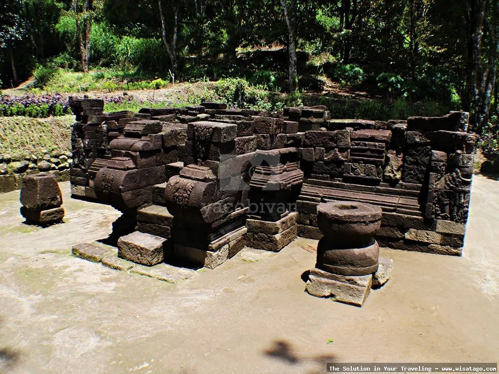 Candi Gambar Wetan, relief indah memukau