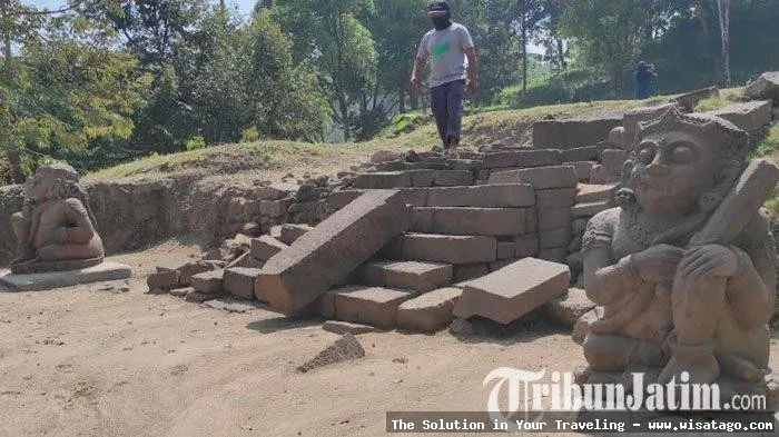 Candi Gambar Wetan, relief yang menawan