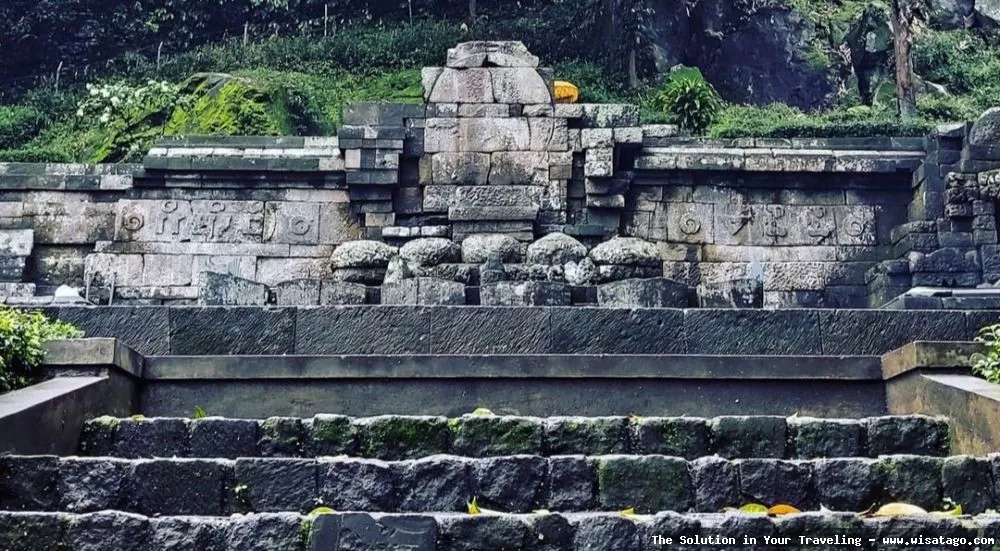 Candi Jolotundo: pesona sumber air kuno