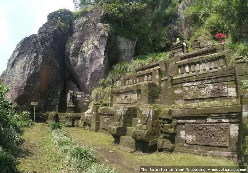 Candi Jolotundo: pesona air kuno