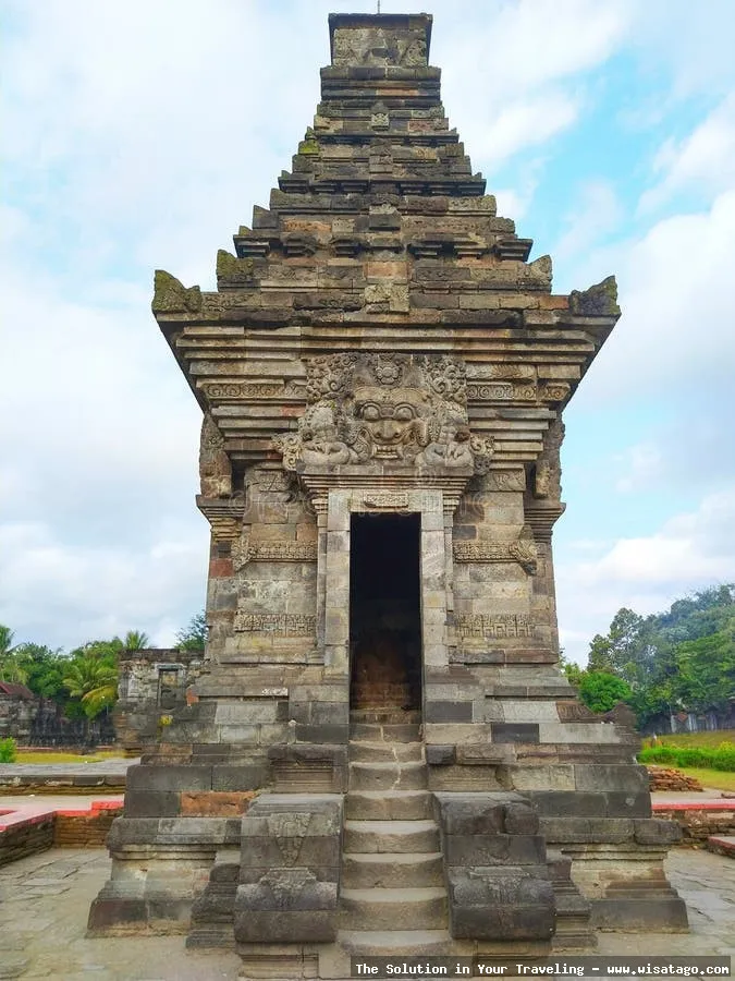 Candi Penataran: Tips, Harga Tiket, Kuliner, Lokasi, Fasilitas dan Spot Candi Penataran: Tips, Harga Tiket, Kuliner, Lokasi, Fasilitas dan Spot
