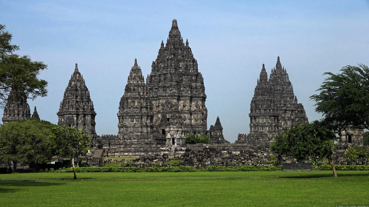 Candi Prambanan: Tips, Harga Tiket, Kuliner, Lokasi, Fasilitas dan Spot Candi Prambanan: Tips, Harga Tiket, Kuliner, Lokasi, Fasilitas dan Spot
