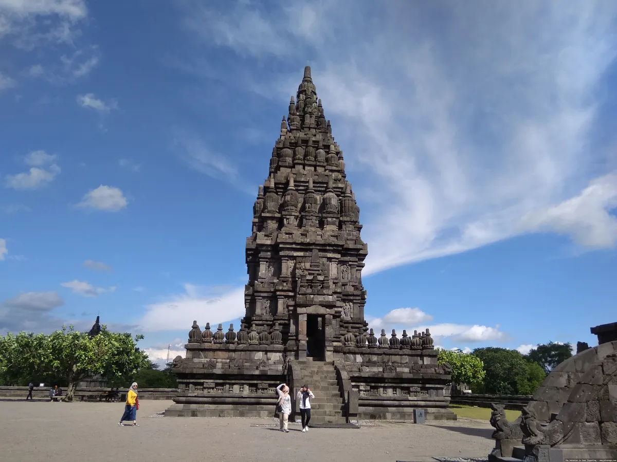 Candi Prambanan: kemegahan arsitektur Hindu