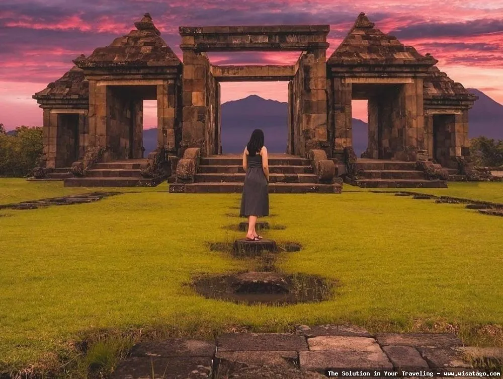 Candi Ratu Boko, kompleks istana megah