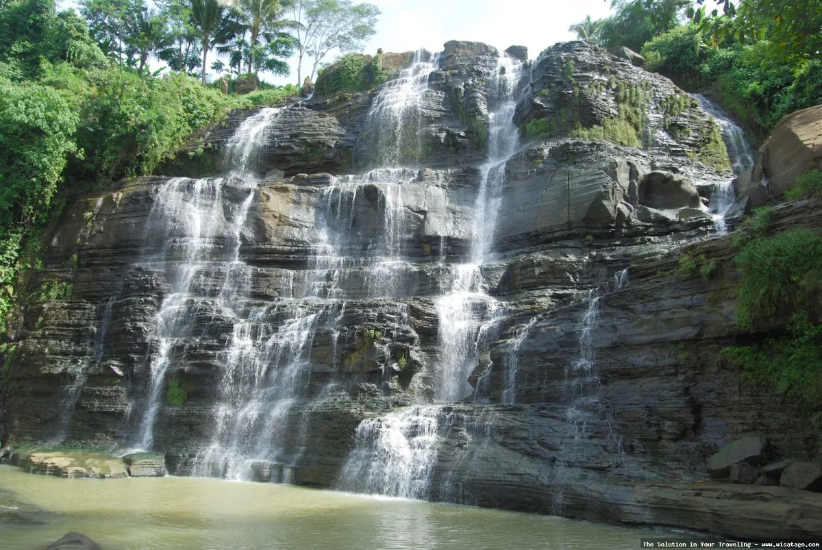 Curug Cigangsa, air terjun bertingkat.