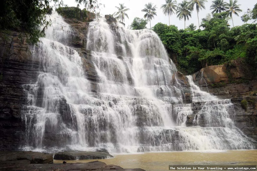 Curug Cigangsa, air terjun bertingkat.