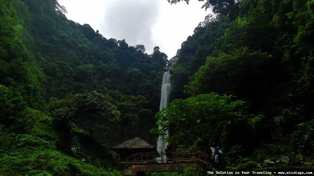 Curug Cimahi: air terjun yang indah.