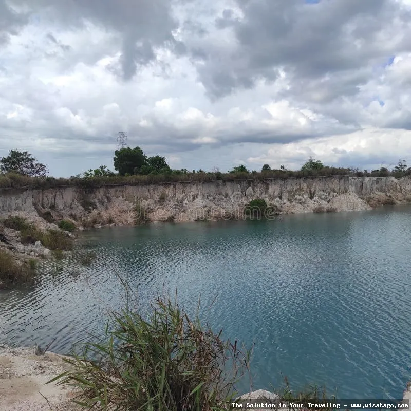 Danau Biru yang memukau dan tenang