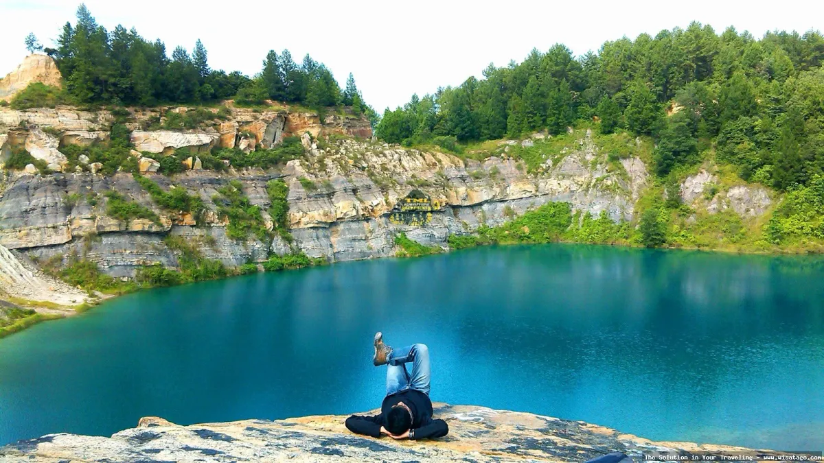 Danau Biru yang memukau memesona.
