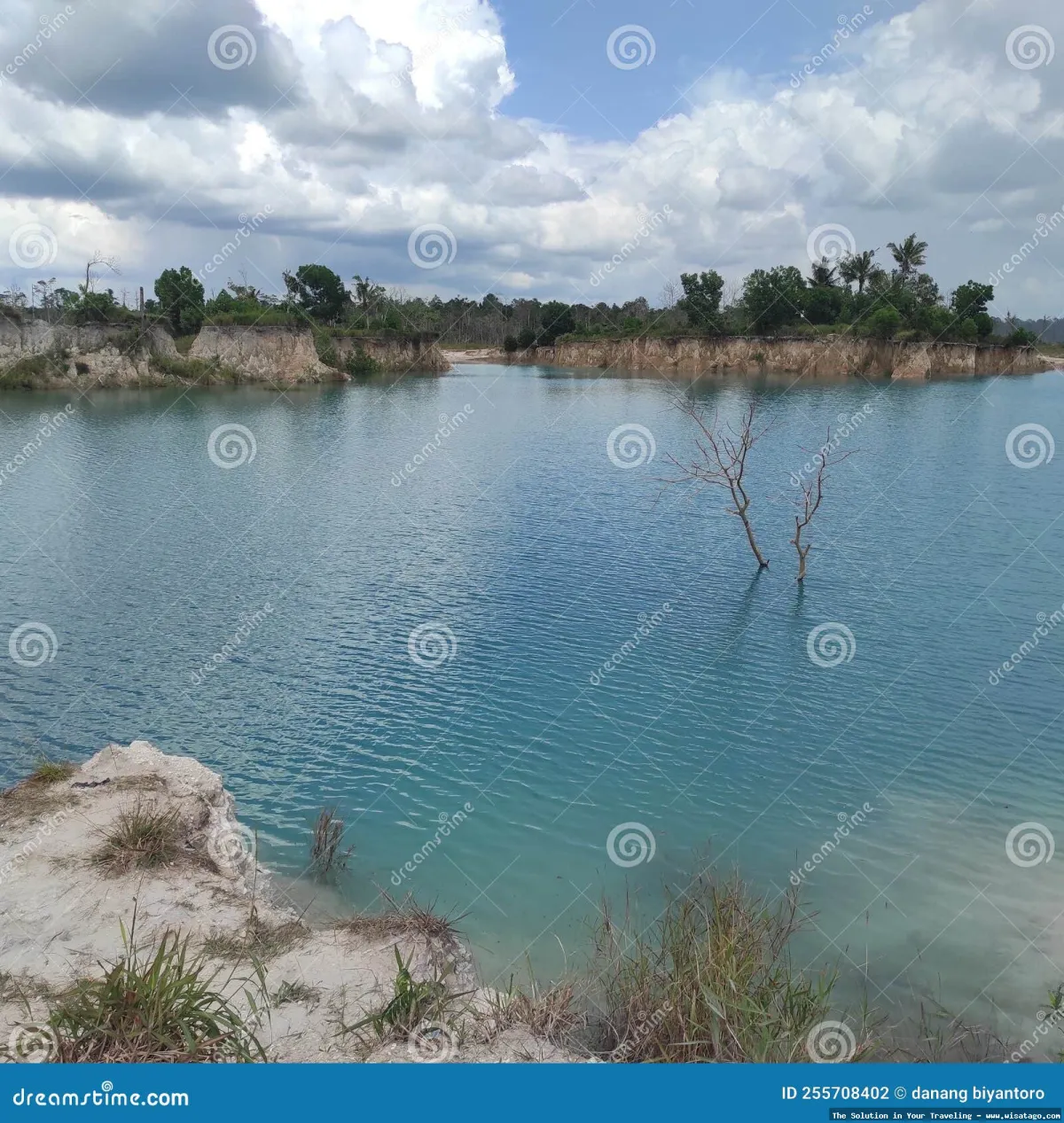 Danau Biru Muara Tembesi yang mempesona