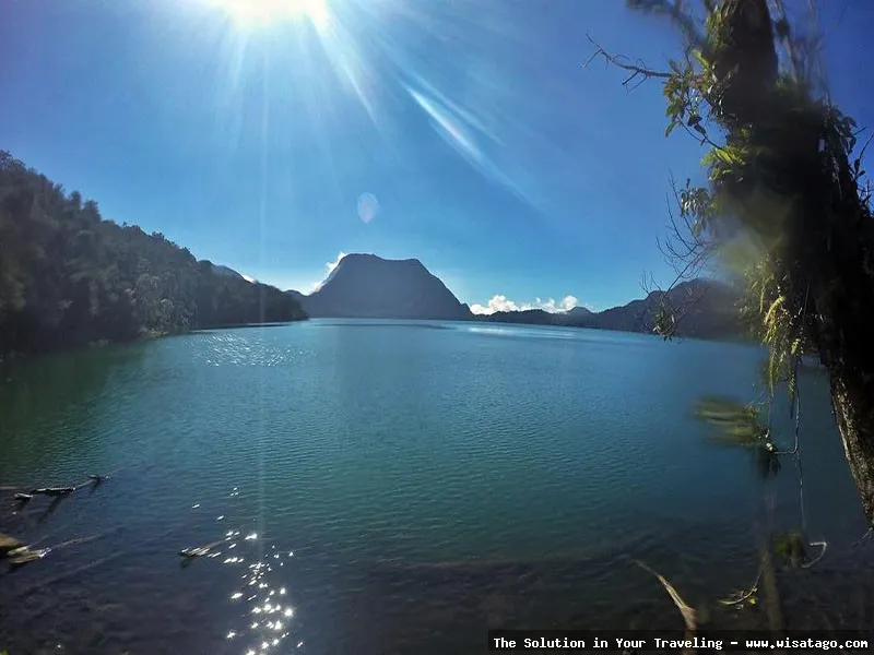 Danau Gunung Tujuh yang mempesona.