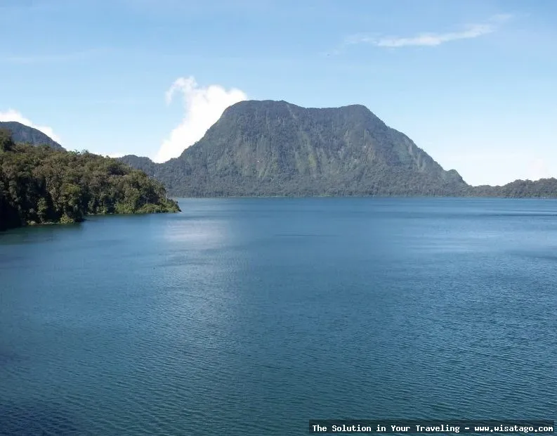 Danau Gunung Tujuh yang mempesona