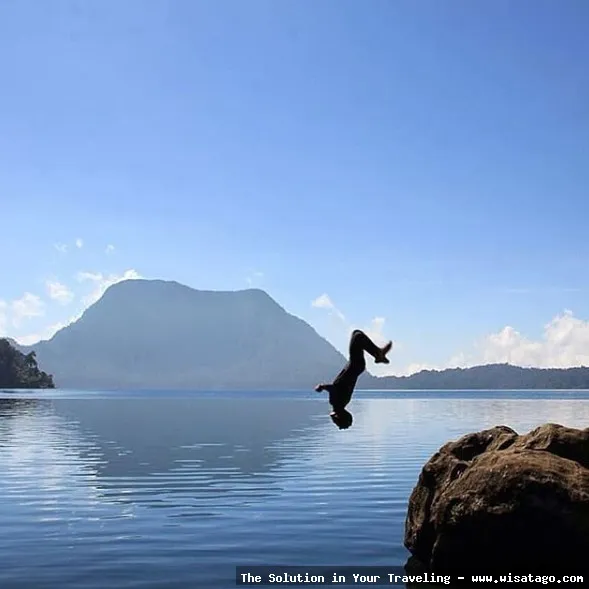 Danau Gunung Tujuh yang mempesona