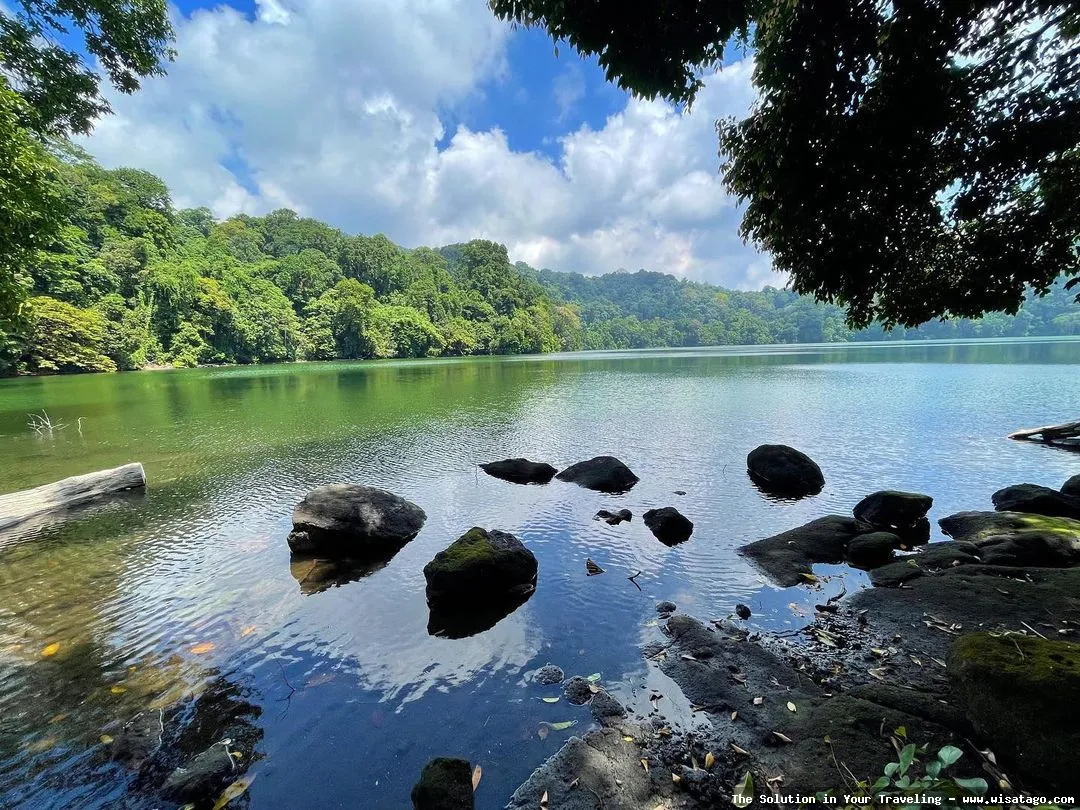 Danau Kastoba, danau tenang nan indah