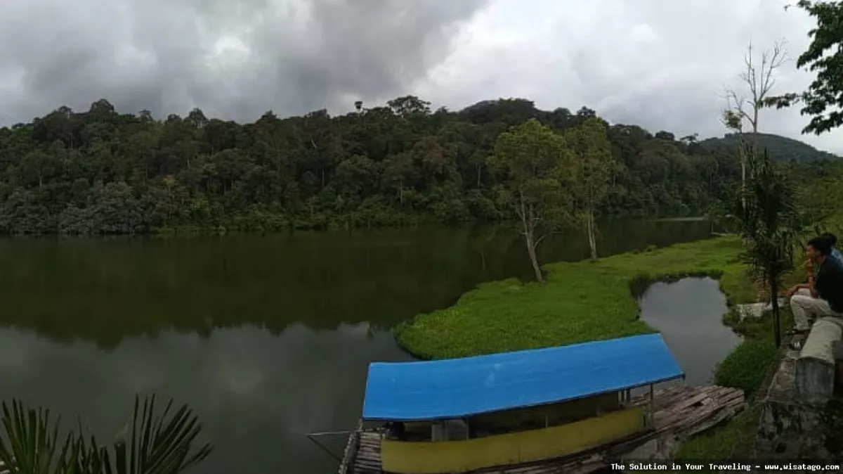 Danau Lingkat, danau misterius di Jambi