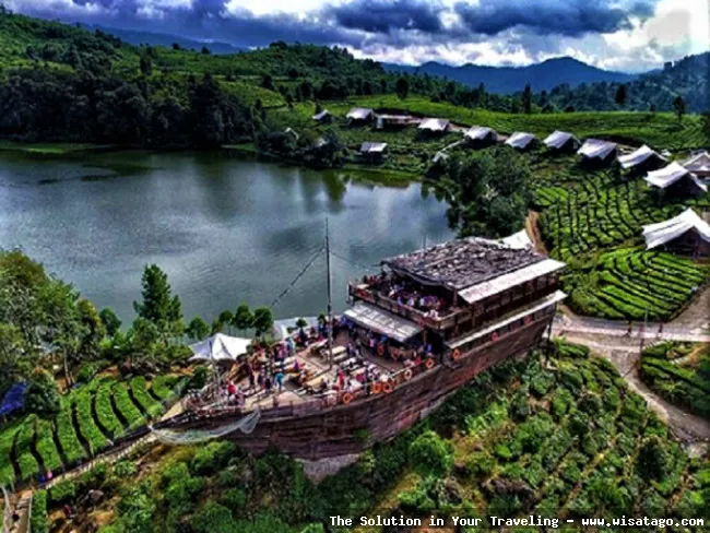 Danau Situ Patenggang yang memesona.