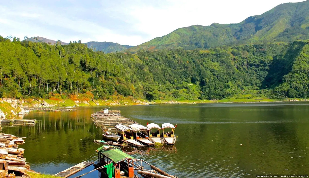 Dieng Plateau: lanskap dataran tinggi indah