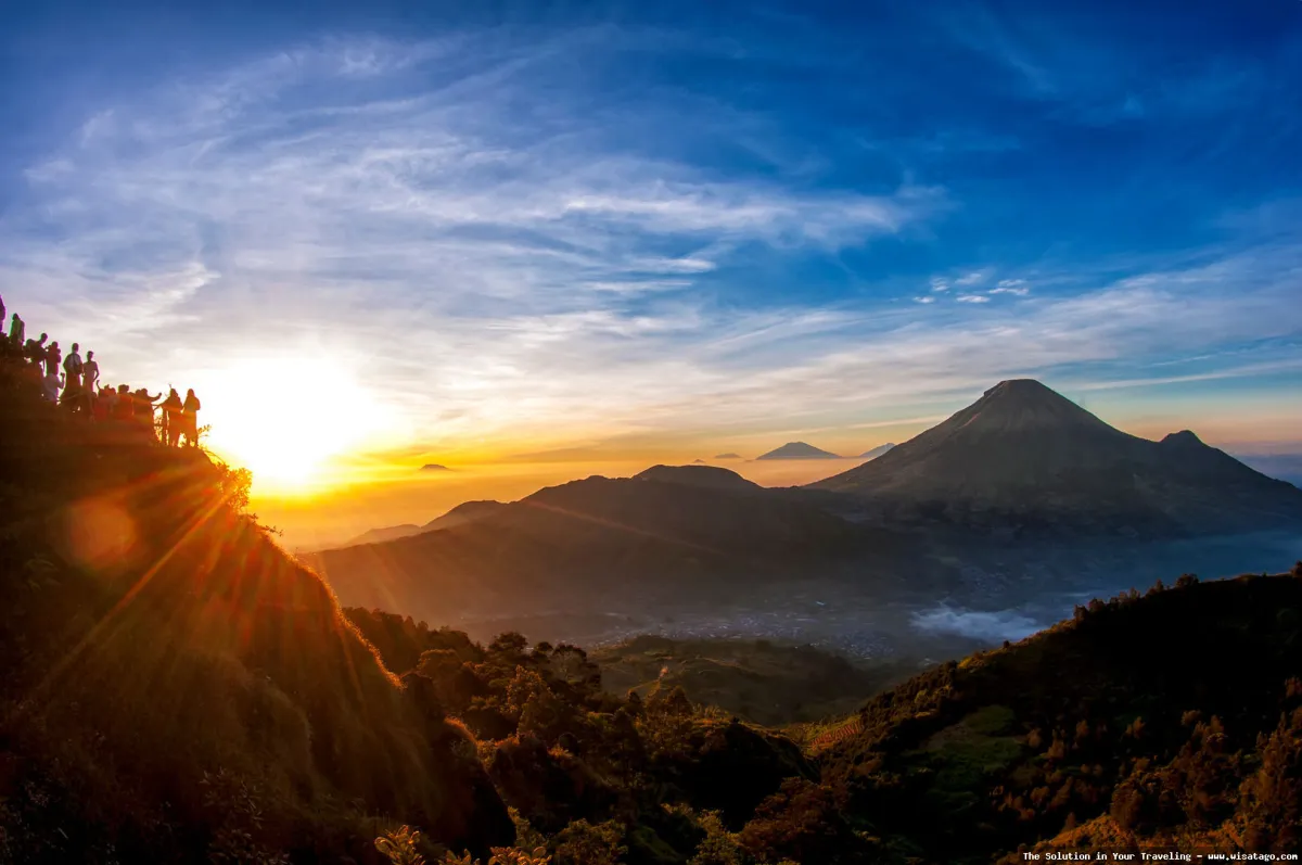 Dieng Plateau: pemandangan dataran tinggi indah