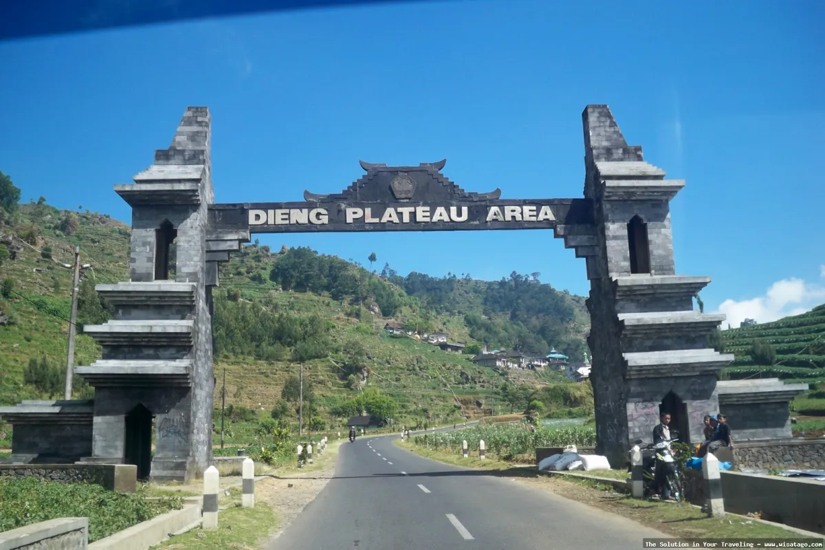 Dieng Plateau: lanskap dataran tinggi indah