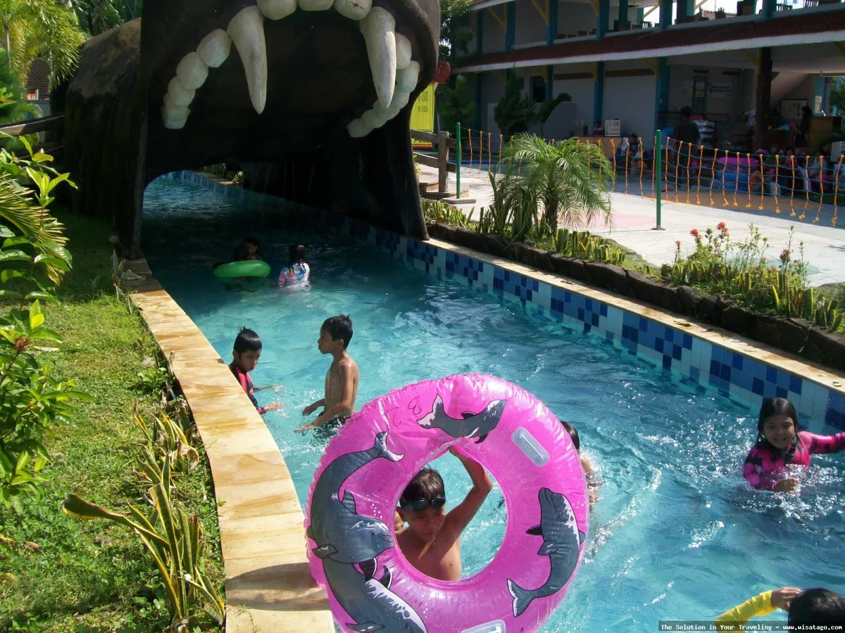 Dumilah Water Park asyiknya bermain air
