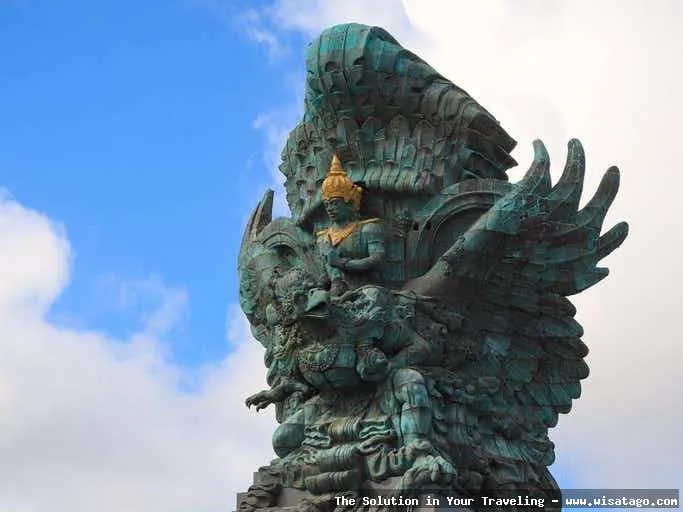 Garuda Wisnu Kencana megah menjulang tinggi