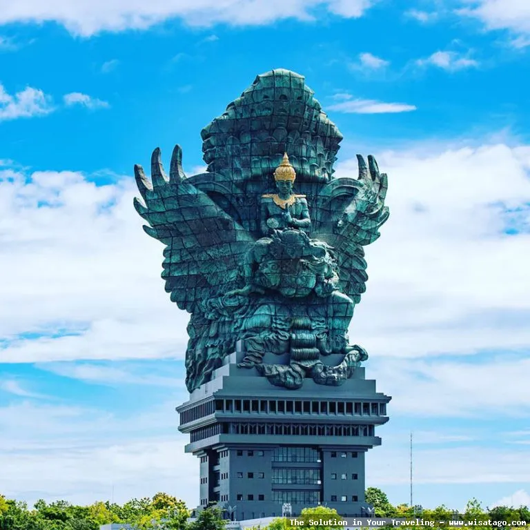 Garuda Wisnu Kencana megah menjulang tinggi
