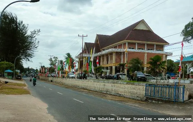 Gedung Lam Bintan, arsitektur megah.
