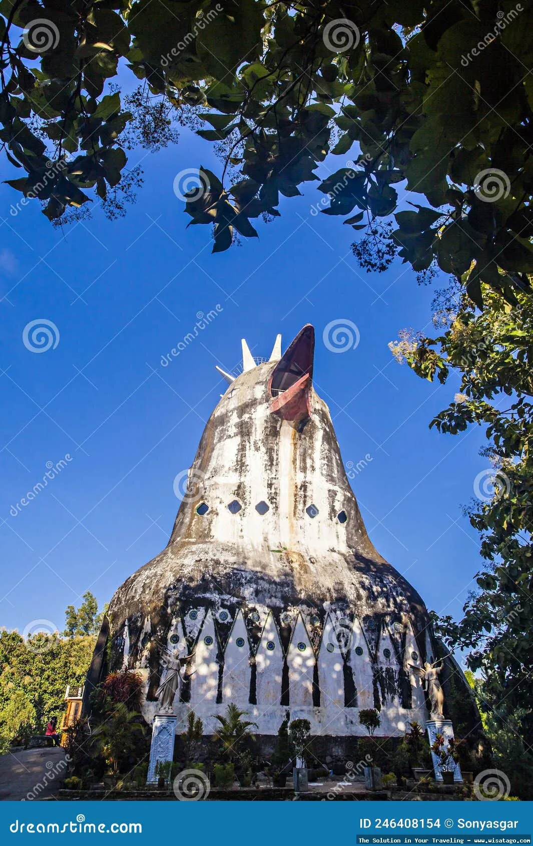 Gereja Ayam Magelang yang ikonis.