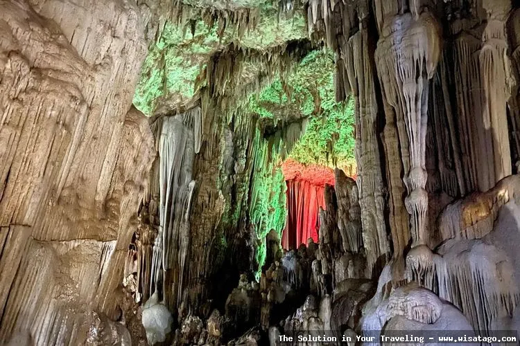 Goa Gong Pacitan, keindahan stalaktit memukau